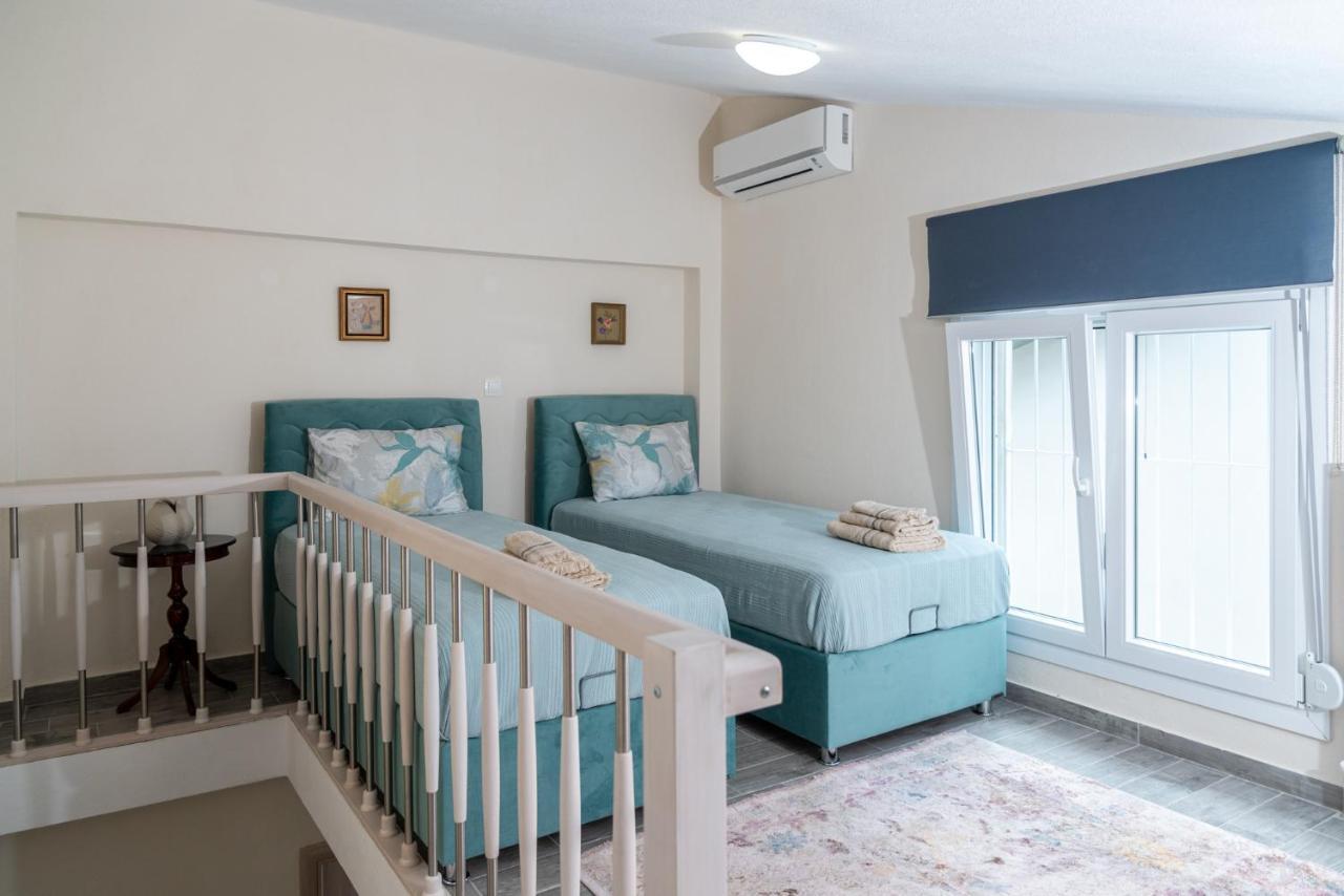 Villa Serafima Nikiti  Buitenkant foto